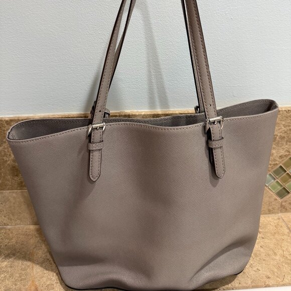 Michael Kors Leather Shoulder Bag - Light Grey - Picture 2 of 5